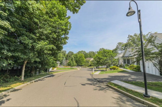 Photo - 2 Blackstone Ct