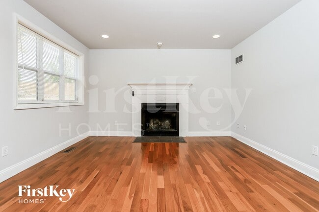 Photo - 207 Lithia Ave