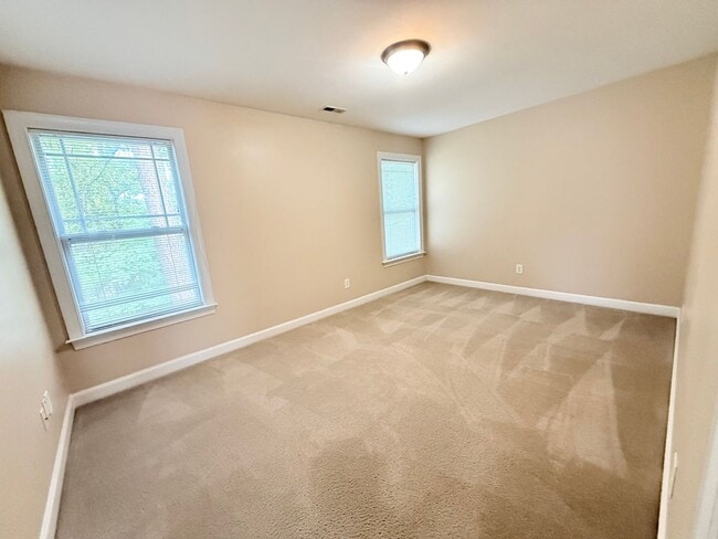 Photo - 4073 Landover Ln