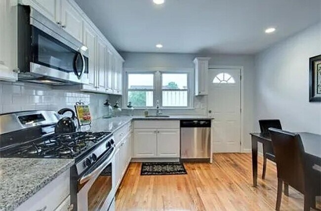 Photo - 31 Franklin Ave