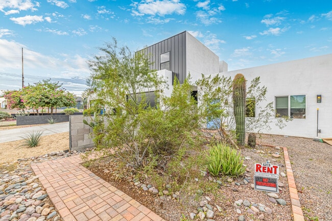 Photo - 4516 N 8th Pl