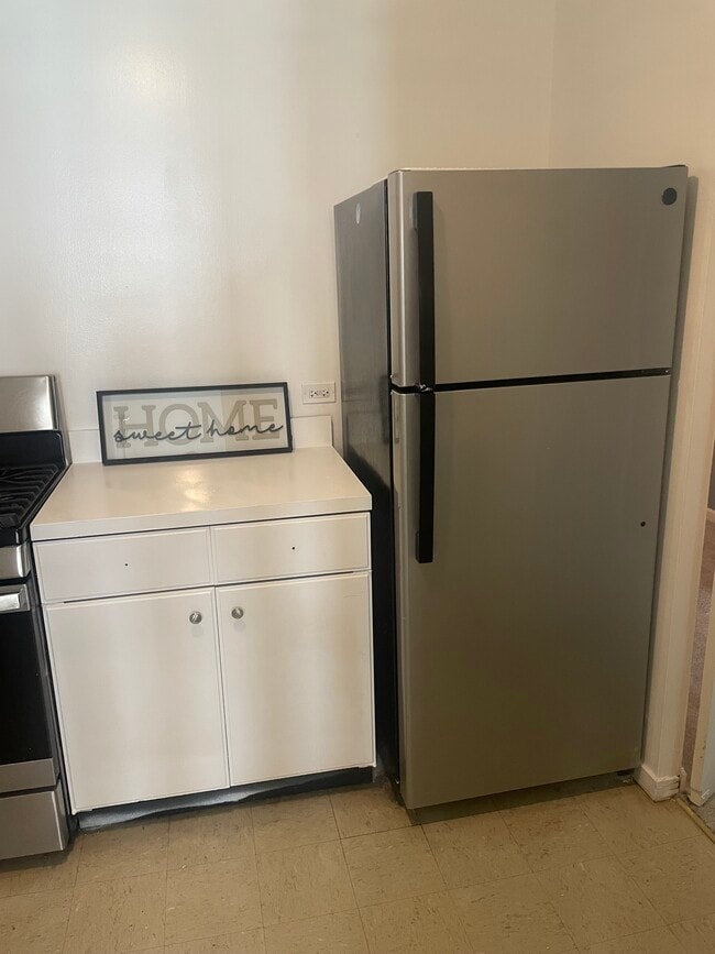 Kitchen - 6700 S South Shore Dr Unit 27J