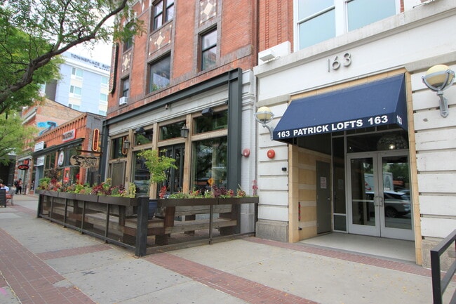 Restaurantes y bares a pocos pasos - 163 W 200 S Unidad 504