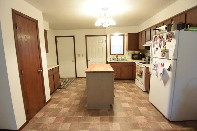 208 Curtis Ave