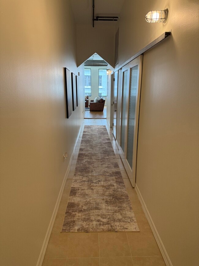 Entrance - 705 Main St Unit 402