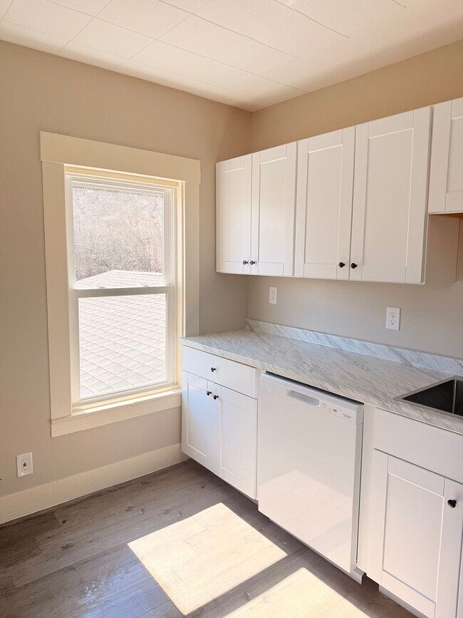 Photo - 38 Hillcrest Ter