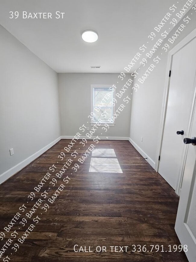 Photo - 39 Baxter St