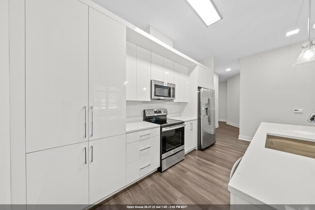 Building Photo - 121 34th St Unit 414 Rental