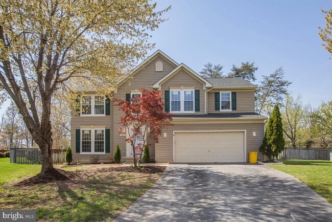 Photo - 7802 Shallowbrook Ct House