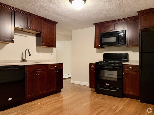 Building Photo - 57 Pleasant St Unit 1 Rental