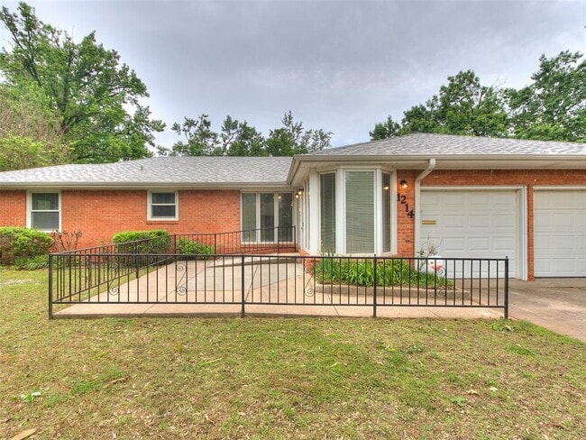 Building Photo - 1214 Cruce St