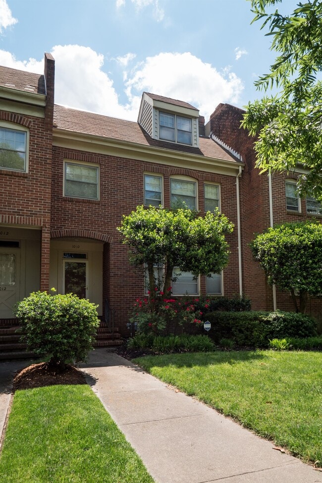 Photo - 1010 Colonial Ave