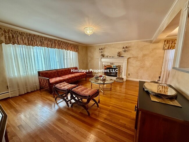 Building Photo - 28 Maplewood St Unit 1 Rental