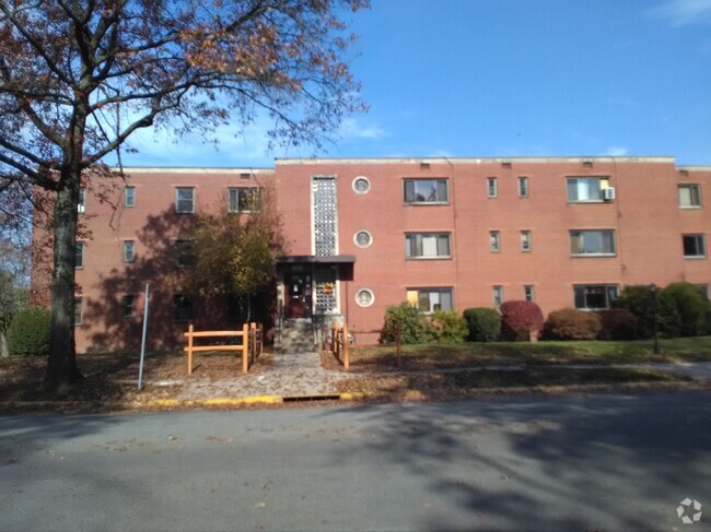 Building Photo - Hoodridge Manor Apartments