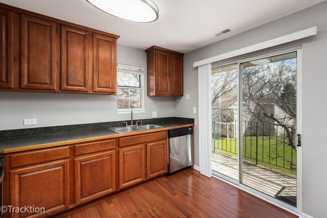 Photo - 549 E Shag Bark Ln Unidad E