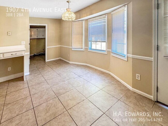 Photo - 1907 4th Ave E