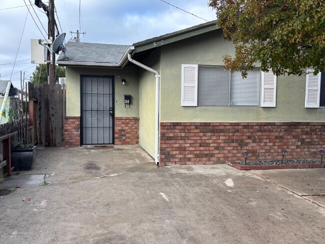 Building Photo - Cozy 1 Bedroom Apartment close to Downtown Oakdale!