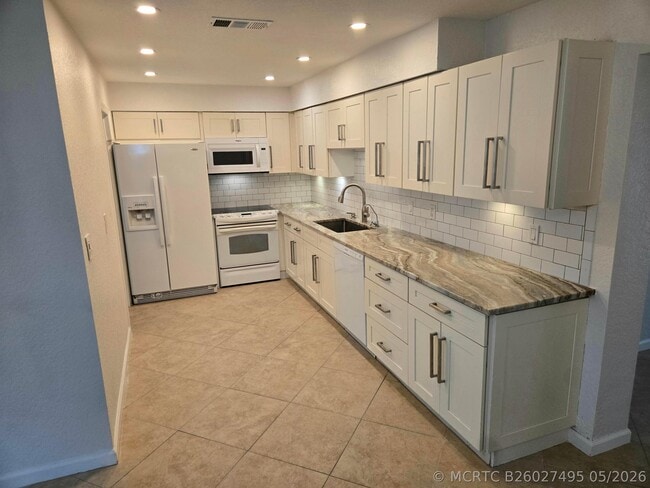 Photo - 10207 NW 82nd St
