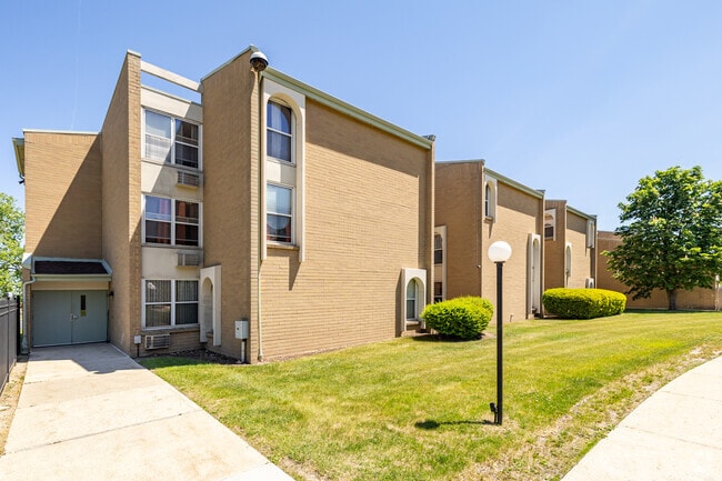 Primary Photo - St Peter's Apartments - 62+ Senior Housing