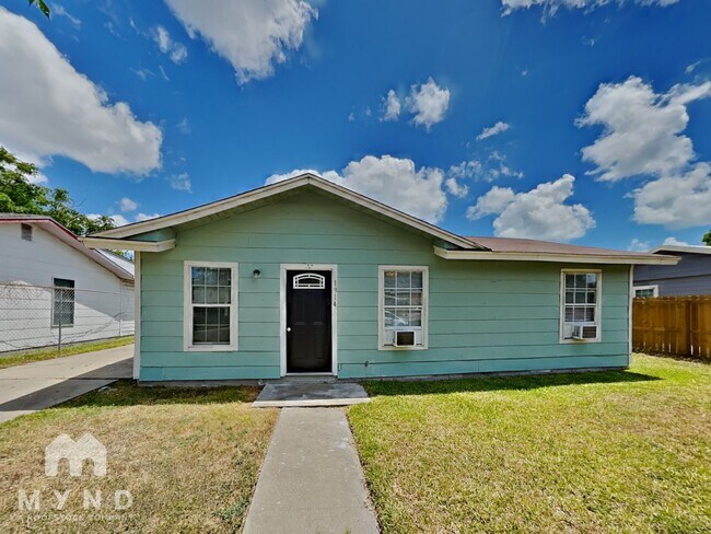 Photo - 1914 Roslyn St