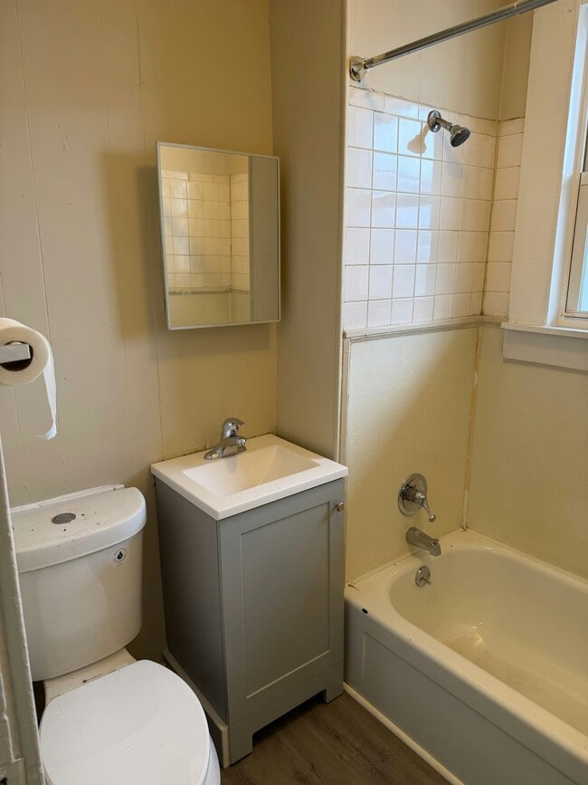 Photo - 141 Orange St Unit 143-1