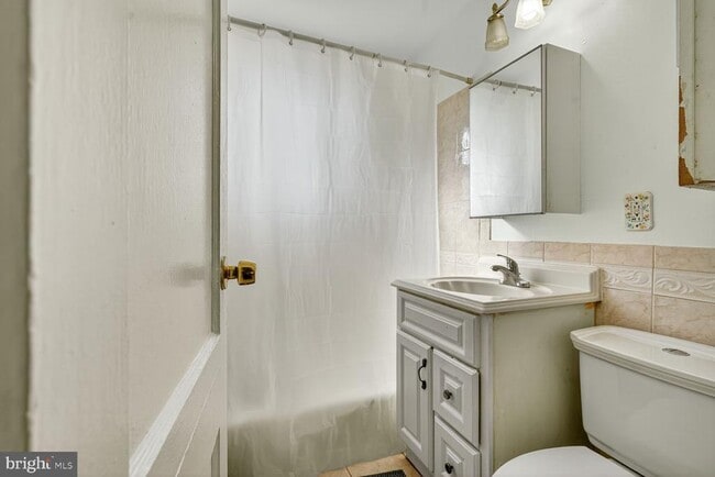 Photo - 224 University Blvd E