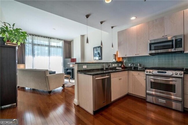 Photo - 905 Juniper St NE Unit 401
