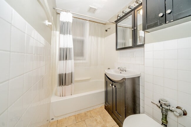 Photo - 32 Sidlaw Rd Unit 3
