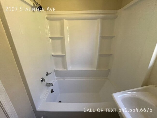 Photo - 2107 Staunton Ave NW