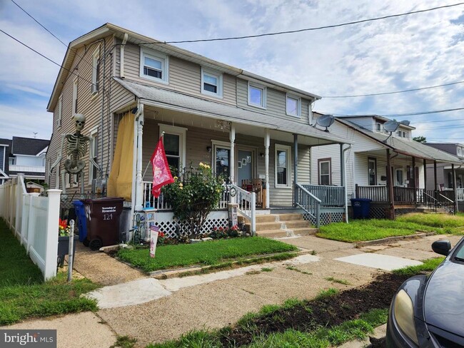 Building Photo - 126 Paine St Rental