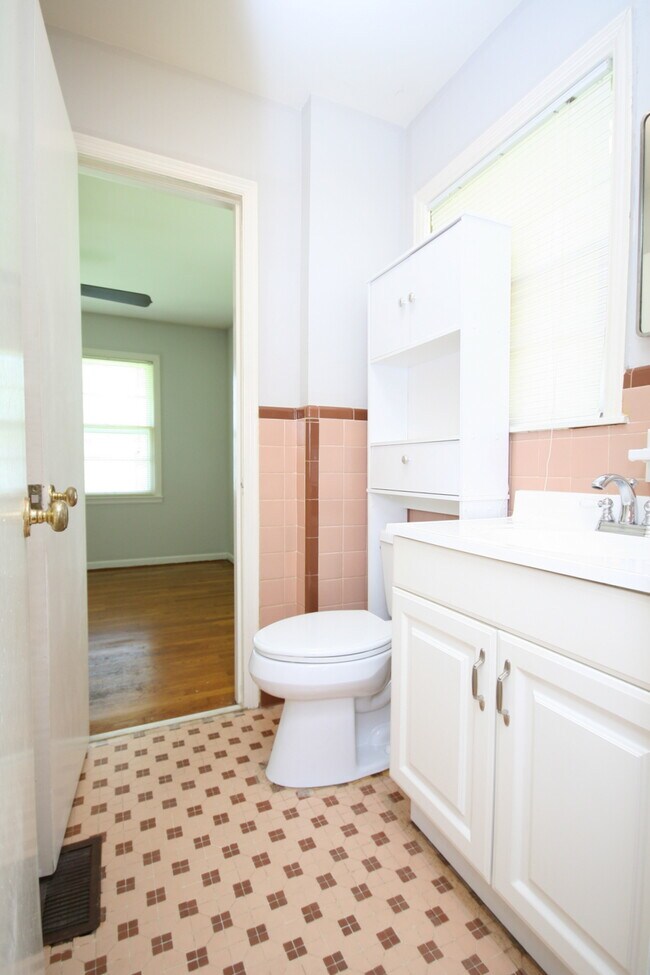 Photo - 2803 Mallory Ave NW