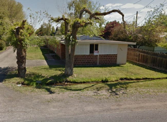 Building Photo - 4406 Denver Ave Unit B