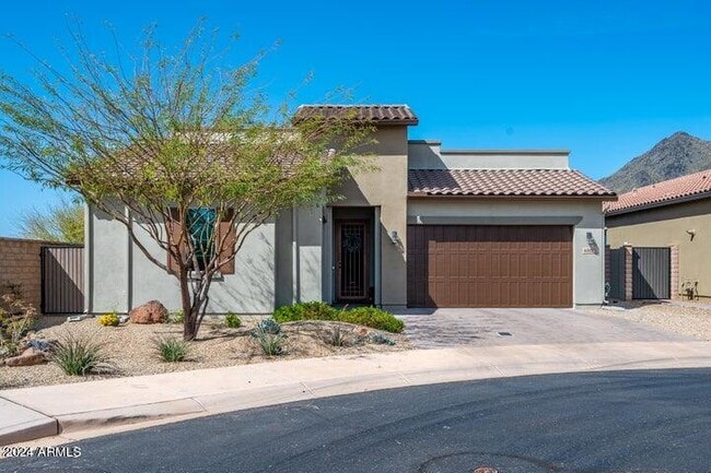 Building Photo - 6002 E Santa Cruz Dr