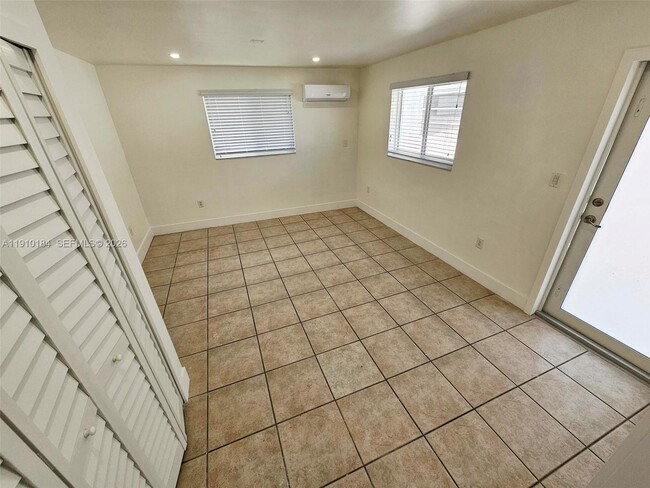 Photo - 9301 SW 37th St Unidad 4