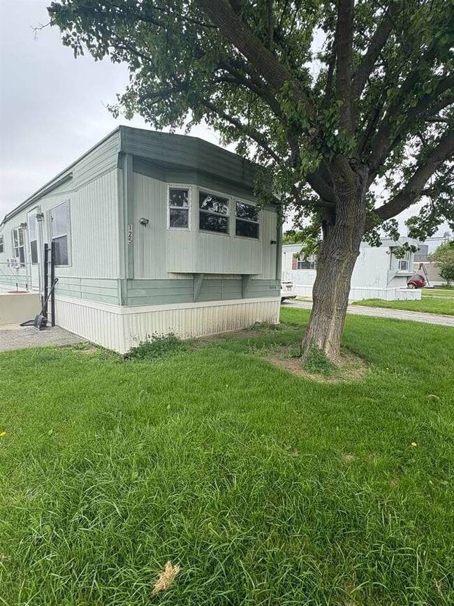 Photo - 461 W Lytle St
