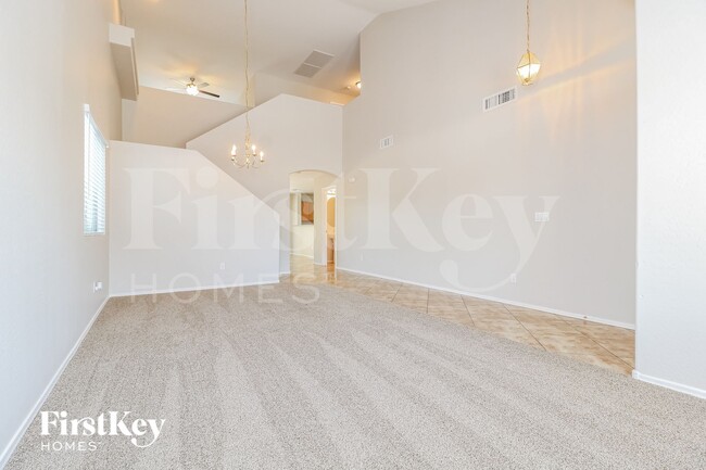 Photo - 3256 W Huntington Dr
