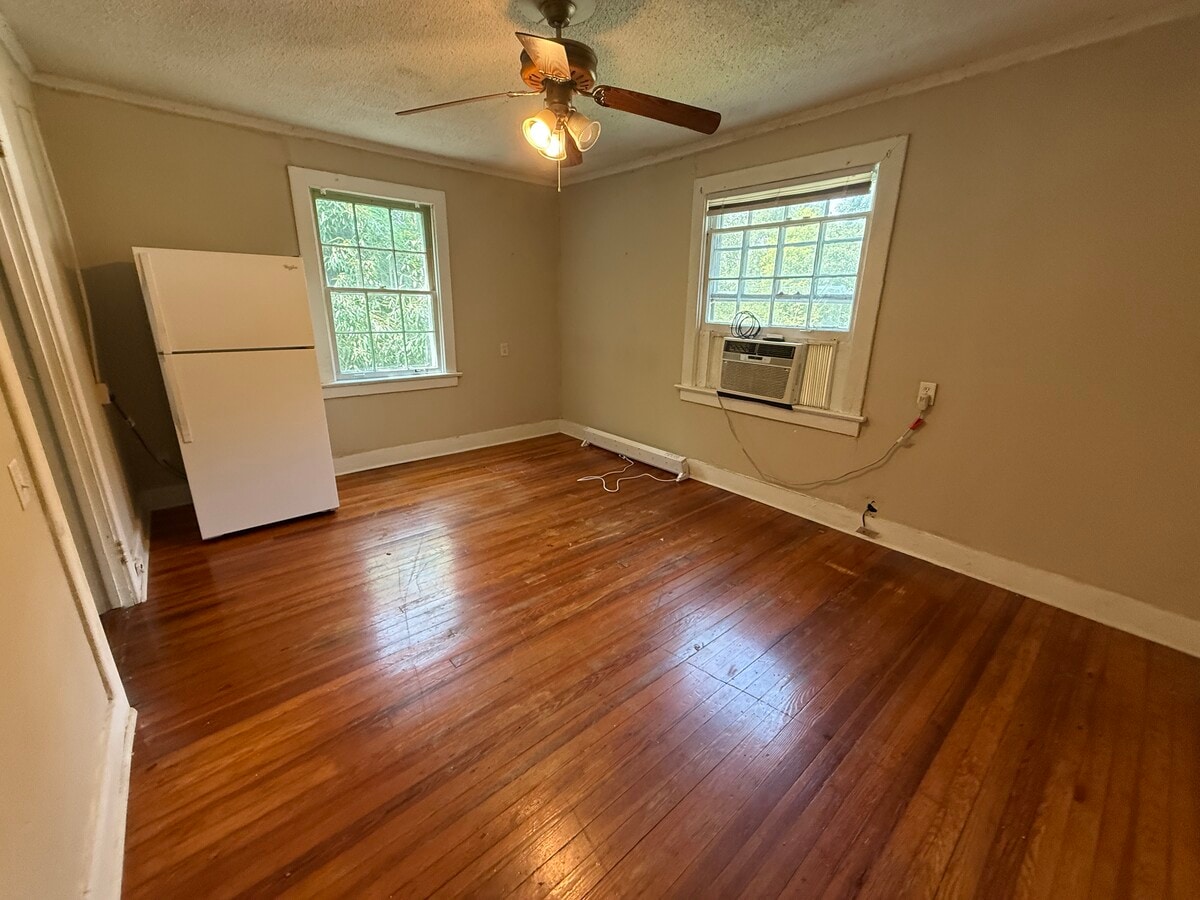 Photo - Grey Gables Apartments Unit 5