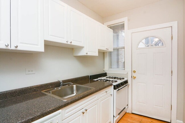 Photo - 714 W Barry Ave Unit N3