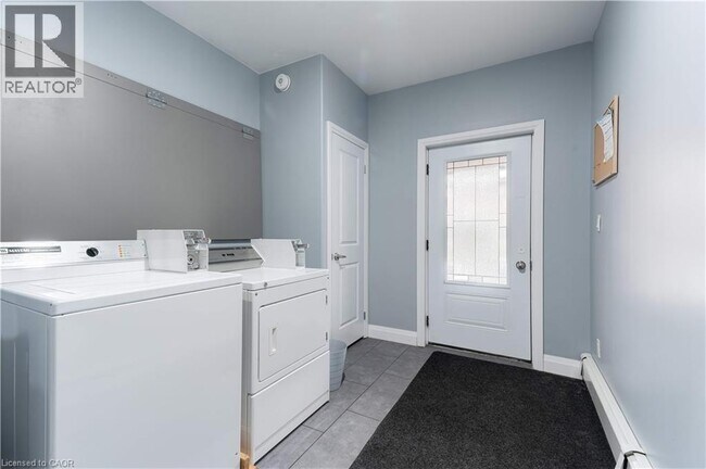 Photo - 152 Sanford Ave S