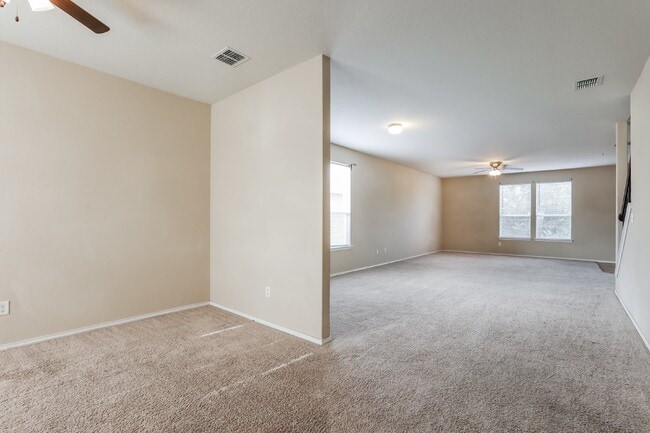 Photo - 24262 Invitation Oak