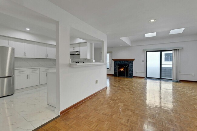 Photo - 806 Spinnaker Ct