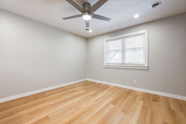 Photo - 811 N Pleasant St Unidad Apt. F