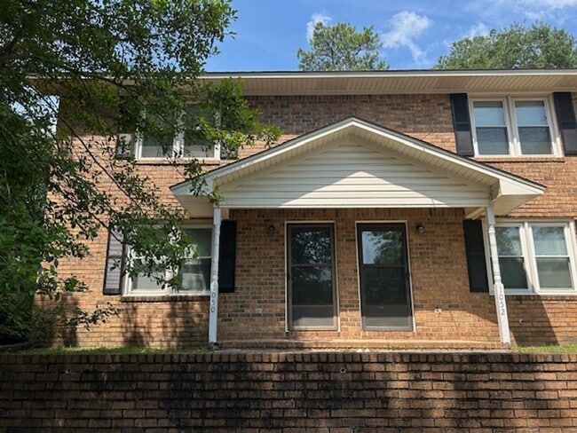 Mallwood- 2 Bedroom, 1.5 Bath Townhouse-$2... - Mallwood- 2 Bedroom, 1.5 Bath Townhouse-$2...