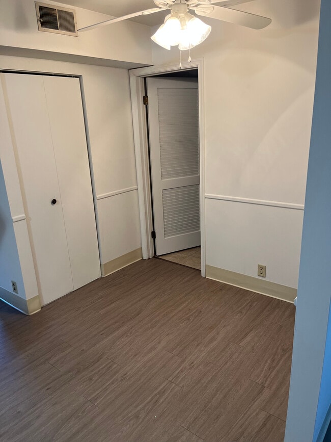 Walnut Hill Apartments
