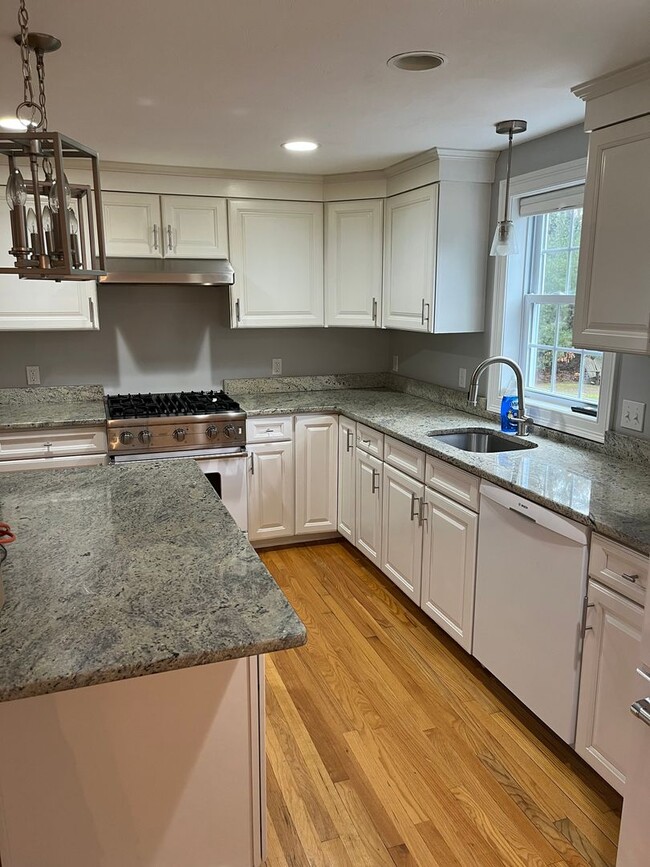 Photo - Executive 3br / 2.5 ba home in Middleboro