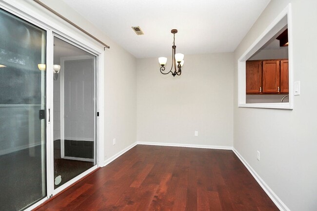 Photo - Spacious Condo in East Charlotte; Minutes ...