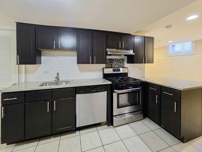 Photo - 877 W Lill Ave Unit 2