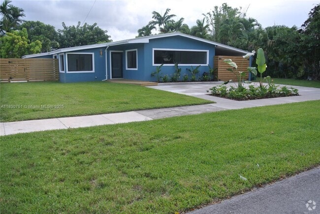 Building Photo - 10230 Dolphin Rd Rental