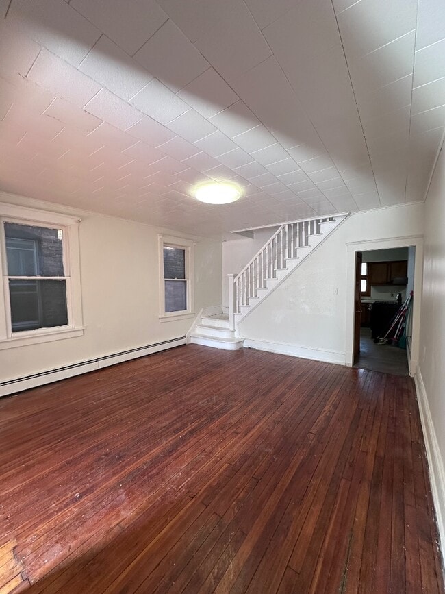 Photo - 545 S Main St Apartment