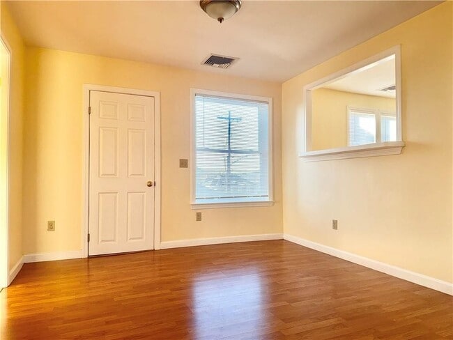 Photo - 1037 Cass Ave